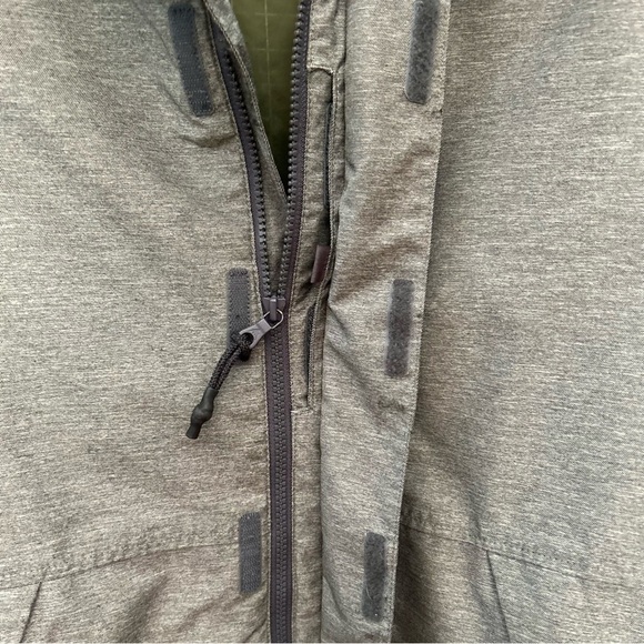 Burton “Dhaka” Men's Hooded Gray Snow Jacket, Size Small - Picture 7 of 16